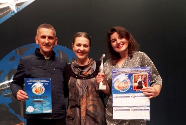 Фото із головою журі, народною артисткою України Лідією Михайленко